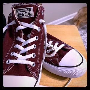 Men’s Converse tennis shoes